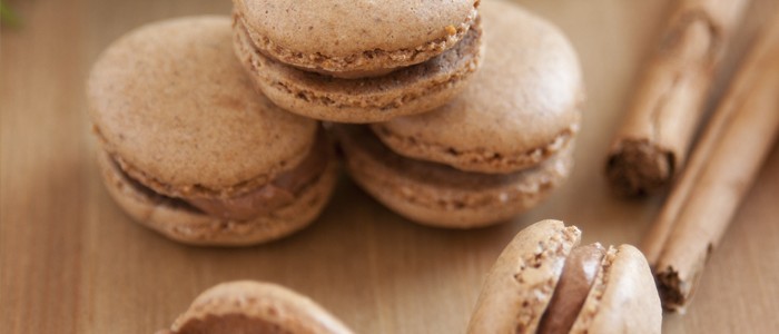 Gingerbread macaron trinkets