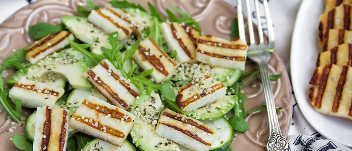 Grilled Halloumi and green bean salad
