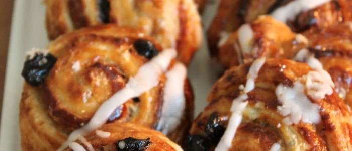 Sticky Apricot Buns