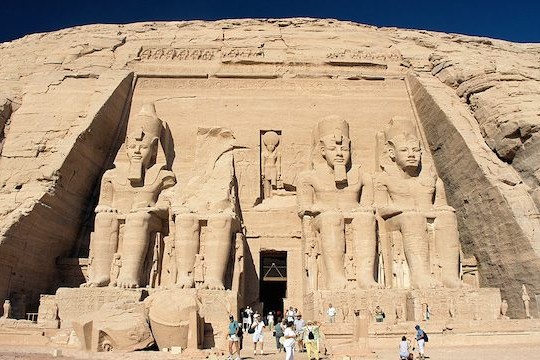0 Abu Simbel Ramesses Temple front Egypt Oct 2004 640x360